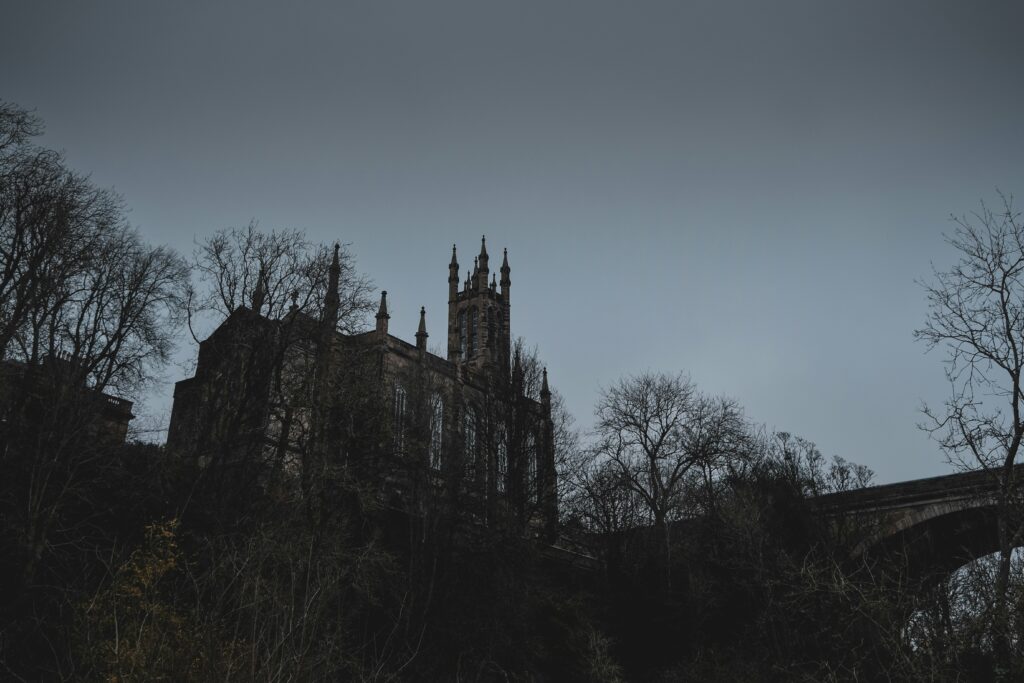  a scary castle to represent how to write gothic horror 