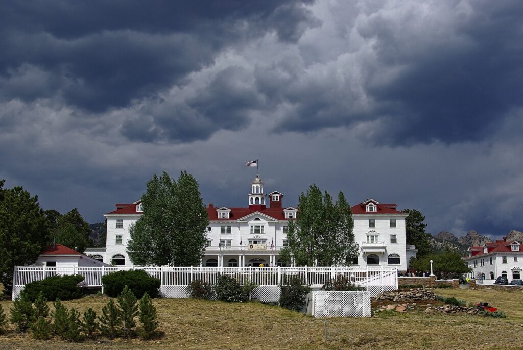 real places that inspired horror movies: stanley hotel